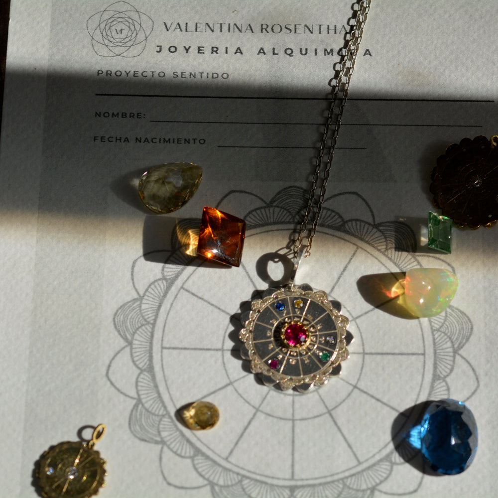 
                  
                    Talisman Flor Natal
                  
                