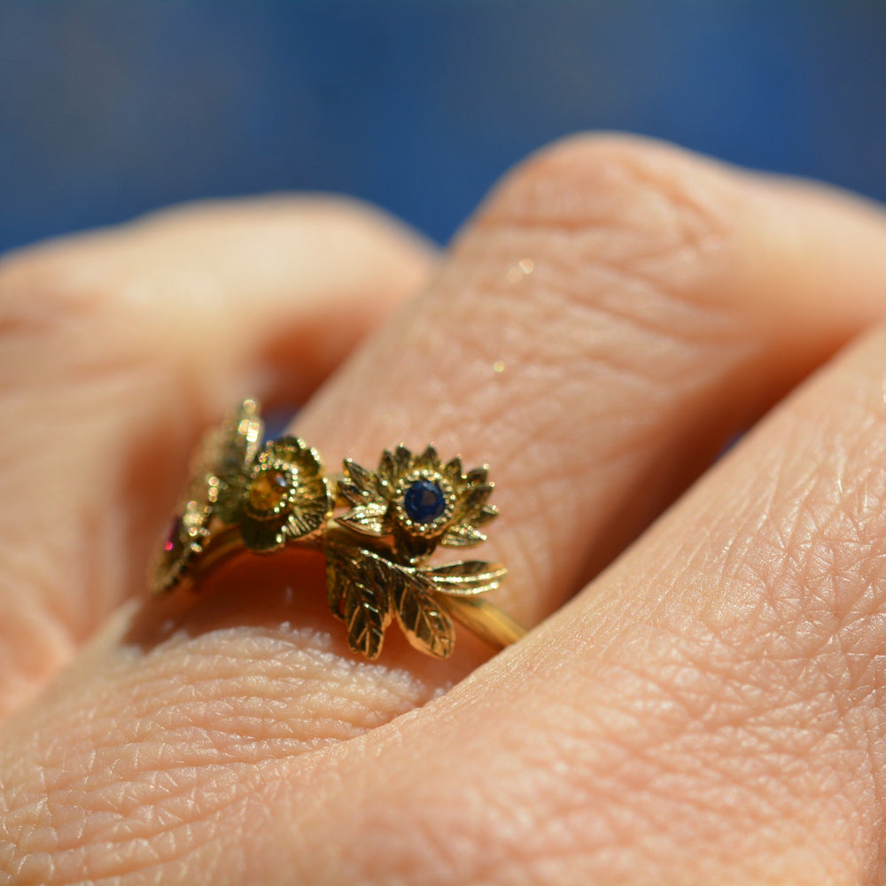 Anillo ritual linaje de flores